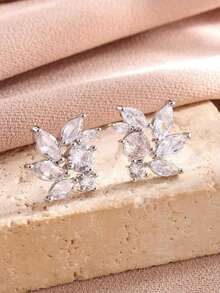 rakol 2pcs Silver Cubic Zirconia Flower Decorative Stud Earrings - Silver - View 3