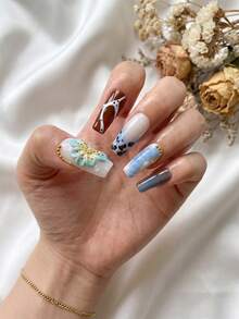 10件手工長方形美甲貼紙，3D藍色花卉圖案，液體金邊與藍色格紋法式指尖，含美甲裝飾，可拆卸且可重複使用美甲套裝（含凝膠膠水與美甲銼條） - 藍色 - 查看 3