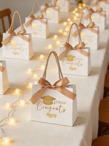 5/1pc Graduation Gift Bags With Gold Ribbon, White Paper Graduation Celebration Bags Printed With Mortarboard And Diploma Pattern, Luxury Graduation Party Gift Bags Suitable For High School And College Graduation Gifts, Party Supplies And Table Decor - Multicolor - View 2