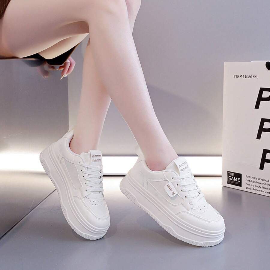 Women Skateboarding Shoes - Red - View 1