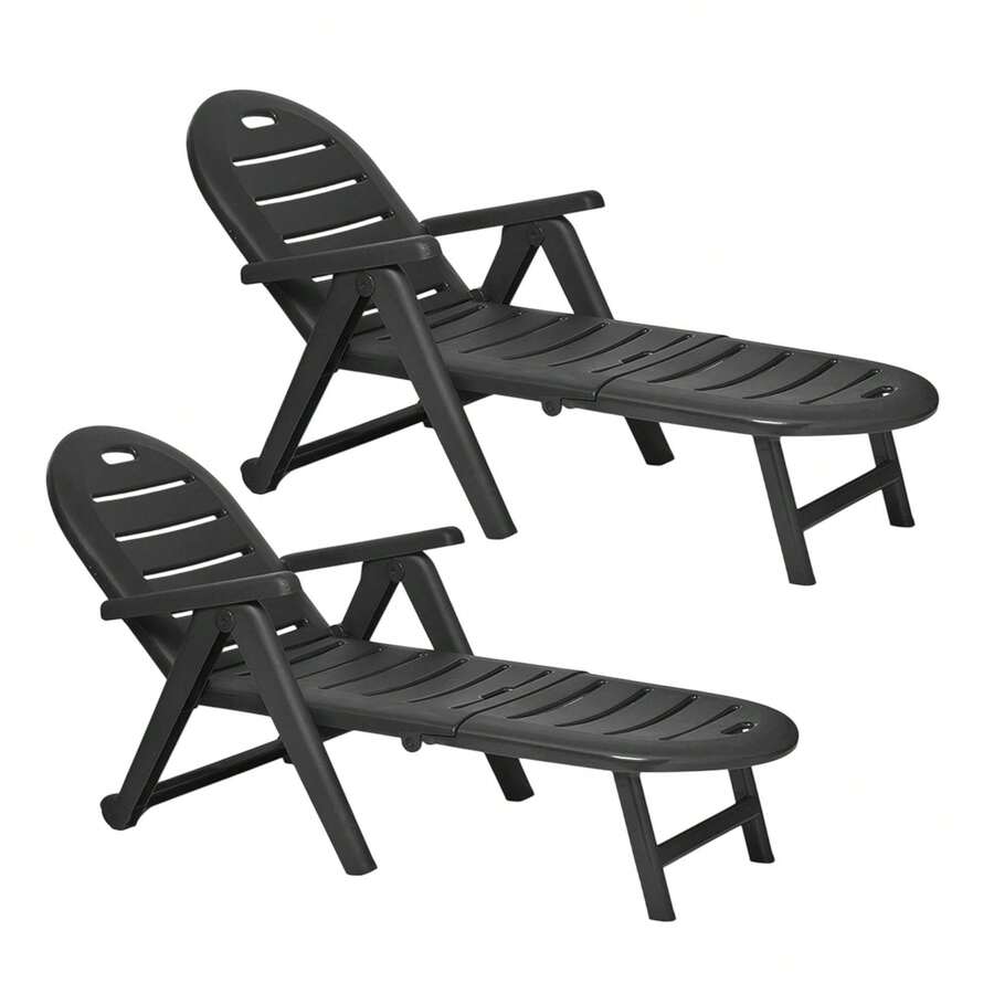SP Berner Conjunto de 2 espreguiçadeiras dobráveis com apoio de braços e encosto ajustável em 4 posições. Design confortável e durável para jardim, terraço ou piscina. Com 2 rodas para facilitar o transporte. Fabricadas sem componentes metálicos para evitar ferrugem. Alta resistência às intempéries. Produzidas na Espanha com materiais reciclados. Leves, práticas e fáceis de guardar, ideais para uso externo. - C - Ver 1