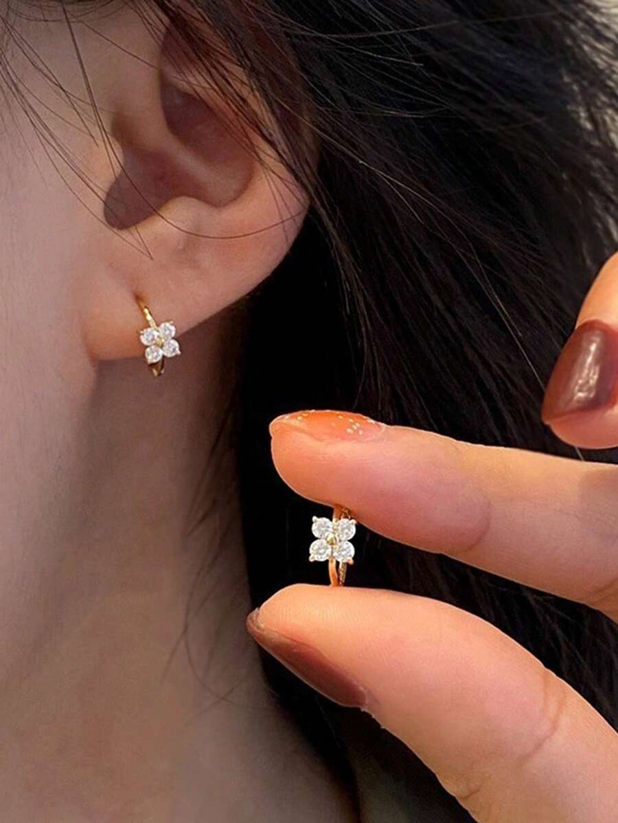 1 Pair Women's Simple Elegant Versatile Small Flower Zirconia Stud Earrings, Suitable For Daily Commute Wear, Also A Great Gift Choice For Close Friends - Yellow Gold - View 1