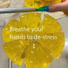 1 pièce Jouet anti-stress en forme de fromage au miel, jouet à presser à rebond super lent, jouet anti-stress créatif et original, jouet de soulagement du stress pour adolescents et adultes, cadeau d'anniversaire, cadeau de vacances, cadeau - Multicolore - Voir 1