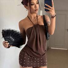 Fengyu Women's Clothing Store  Vestido mini con decoración de remaches sexy y escote halter sin espalda - Cafetería - Ver 2