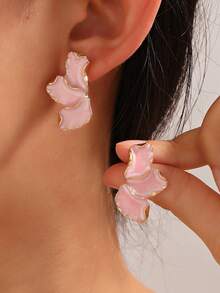 1 Pasang Anting Tusuk Bunga Daun Maple Gaya Mori yang Segar dan Manis, Desain Minimalis Anting Tetesan Minyak Kelopak Berwarna-warni - Berwarna merah muda - View 1