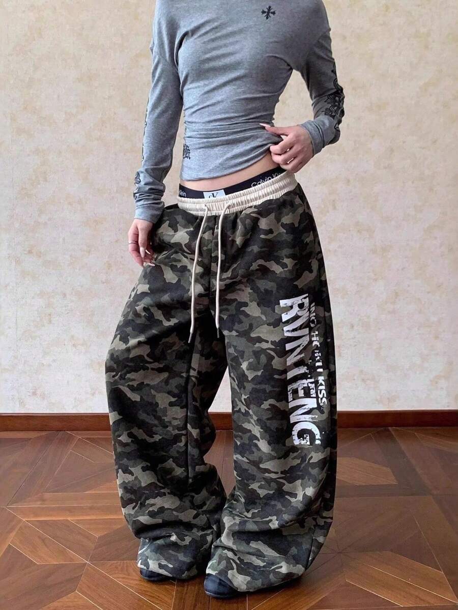 Camouflage Print Wide Leg Sweatpants - Elastic Waist Letter Graphic Loungewear Pants - Verde Oliva - Ver 1