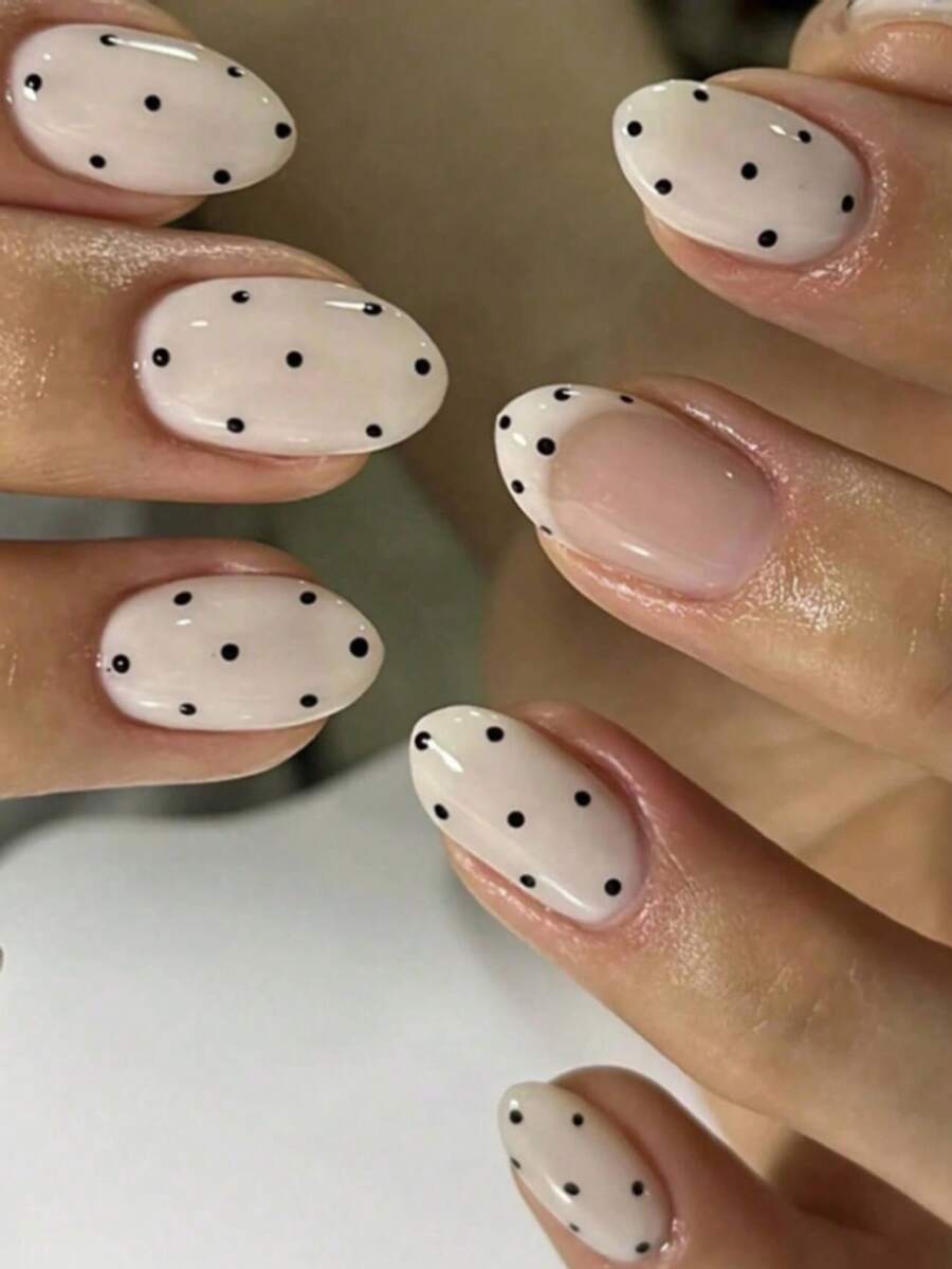24 Peças Conjunto de Unhas Postiças Ovais Curtas com Bolinhas Pretas Minimalistas, Inclui 1 Peça Adesivo e 1 Peça Lixa de Unha, Unhas Press On