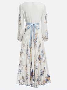 Large European-Style Printed Holiday Dress - White - View 5