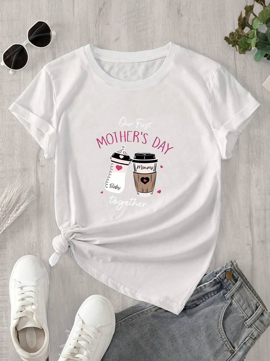 Camiseta de manga corta y cuello redondo para mujer con un estampado de una taza de café que dice "Día de la Madre", adecuada para todas las estaciones. - Blanco - Ver 1