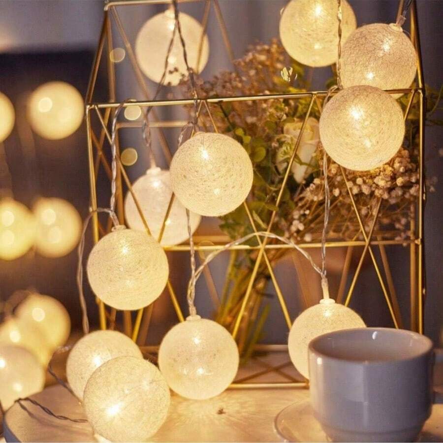 1件 1.5/3米 LED棉球串燈,電池供電暖白色球形燈串,適用於臥室、牆面、露營帳篷和婚禮裝飾,完美適合聖誕節、派對和溫馨房間裝飾 - 白色 - 查看 1