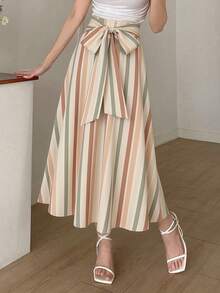 Chân váy midi buộc dây in họa tiết kẻ sọc, kiểu dáng bohemian giản dị, thắt nơ, thích hợp cho kỳ nghỉ hè. - Màu be - Xem 1