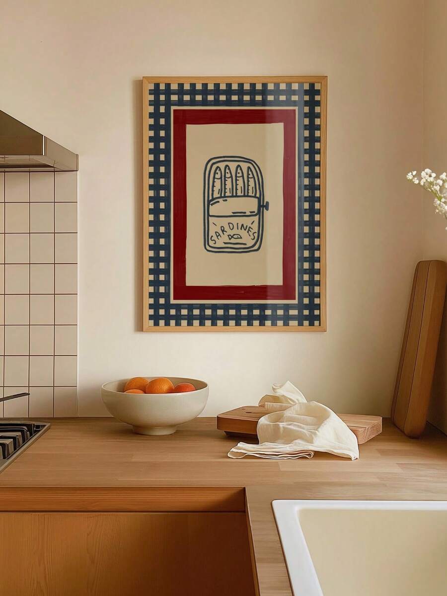1 pieza Decoración de arte de pared en lienzo, cuadro colgante enmarcado, póster vintage de lata de sardinas a cuadros, patrón retro azul marino y rojo a cuadros, diseño de pez pintado a mano, decoración de cocina única, póster de sardinas estilo costero minimalista, obra de arte con tema de comida náutica, borde a cuadros azul y rojo llamativo - A - Ver 1