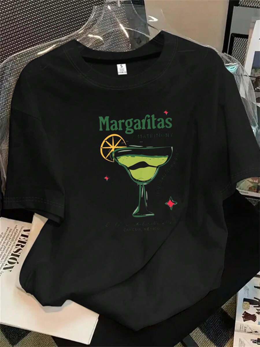 Camisa de mujer de manga corta y cuello redondo con estampado de cóctel en una copa de martini, apta para todas las estaciones. - Negro - Ver 1