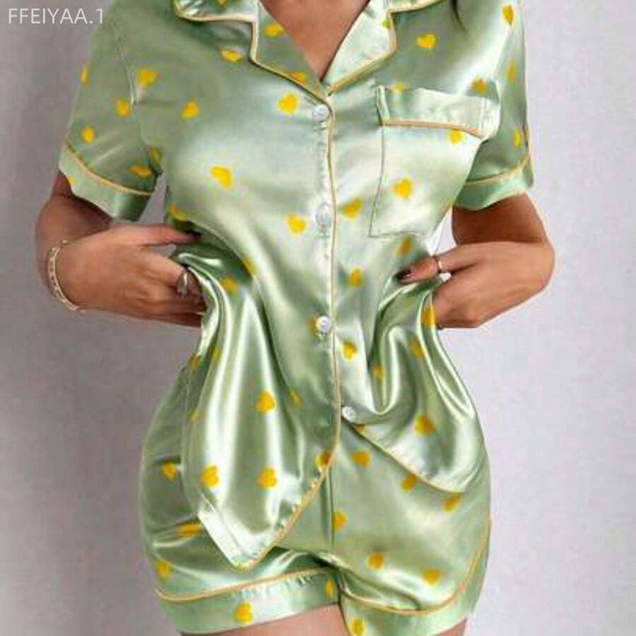 MewMuse.  Conjunto de pijama de manga corta con cuello y estampado de corazones en rosa suave y negro, de estilo minimalista para mujer - Verde - Ver 1