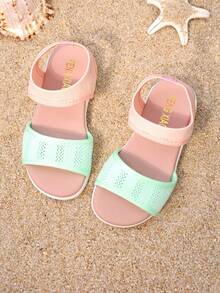 Sandalias de verano casuales lindas y dulces para niños pequeños, de tela suave con patchwork de malla de punto hueco, punta cerrada, caña baja, correa trasera con cierre de gancho y bucle, suela gruesa tipo cuña - Rosa - Ver 3