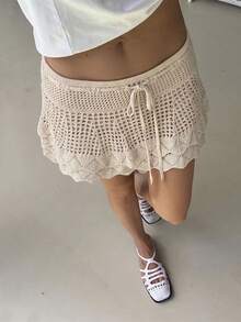 Minifalda de crochet para mujer, estilo casual y elegante, con bajo festoneado escalonado y cordón ajustable. - Beis - Ver 3