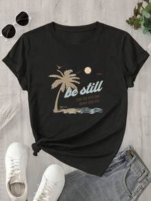 Top de mujer de manga corta y cuello redondo con estampado de palmeras y pájaros volando en el cielo, apto para todas las estaciones. - Negro - Ver 1