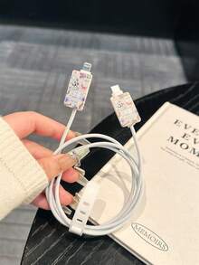 蝴蝶花卉拼接字母圖案 TPU 充電器保護套，適用於 Apple 14/15/16/17 Promax，兼容 18W/20W 適配器 - 含線材與線頭保護套，生日或節日理想禮物 - 彩色 - 查看 4