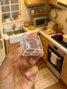 1個 2.8cm 娃娃屋迷你透明塑料收納盒模型 | 翻蓋設計 | 高仿真密封盒形狀 | 1:12 娃娃屋迷你配件 | 逼真食物玩具收納盒 / 零食盒 / 收納盒裝飾品 | 適用於娃娃屋廚房 / 超市 / 零食櫃場景，男女通用玩具，適合男孩和女孩，迷你場景裝飾 | 生日 / 聖誕節 / 萬聖節 / 嘉年華節日禮物，為您的迷你世界增添逼真生活細節，創造氛圍感迷你場景 - 彩色 - 查看 2