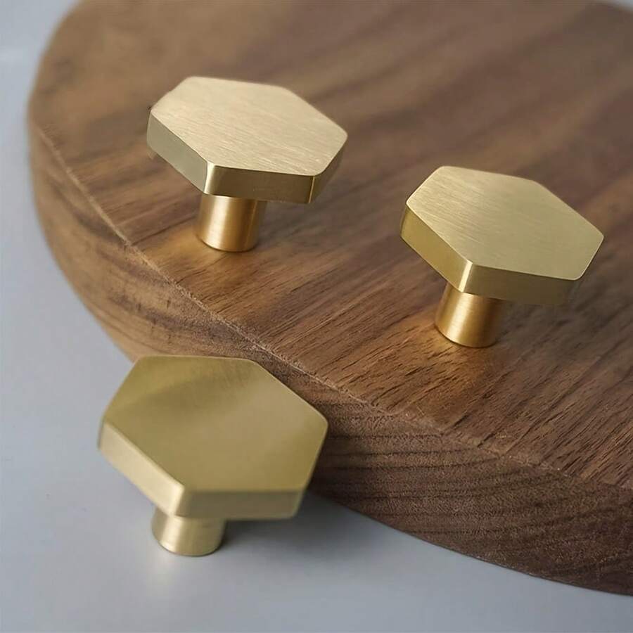 YITAPE 4 piezas Pomos hexagonales de oro cepillado - 2.9cm y 2.18cm Tiradores de latón sólido, adecuados para armarios de zapatos, cajones de tocador, etc. Tiradores de puerta de tocador, decoración vintage, muebles de entrada, tiradores de armario, suministros de cocina rosa, armarios de cocina, casa, armario, pomos de armario, tiradores de cajón, decoración del hogar, pomos, decoración de habitación de moño, latón - A - Ver 1