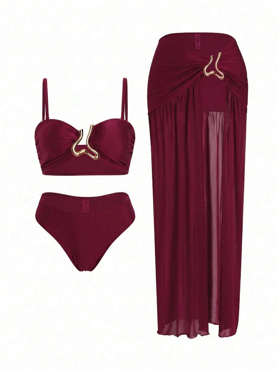 Set de 3 piezas de bikini dividido de mujer con decoración de metal de unicolor, top bandeau con tirantes ajustables y falda de cintura alta, estilo de moda para playa y resort - Burdeos - Ver 1
