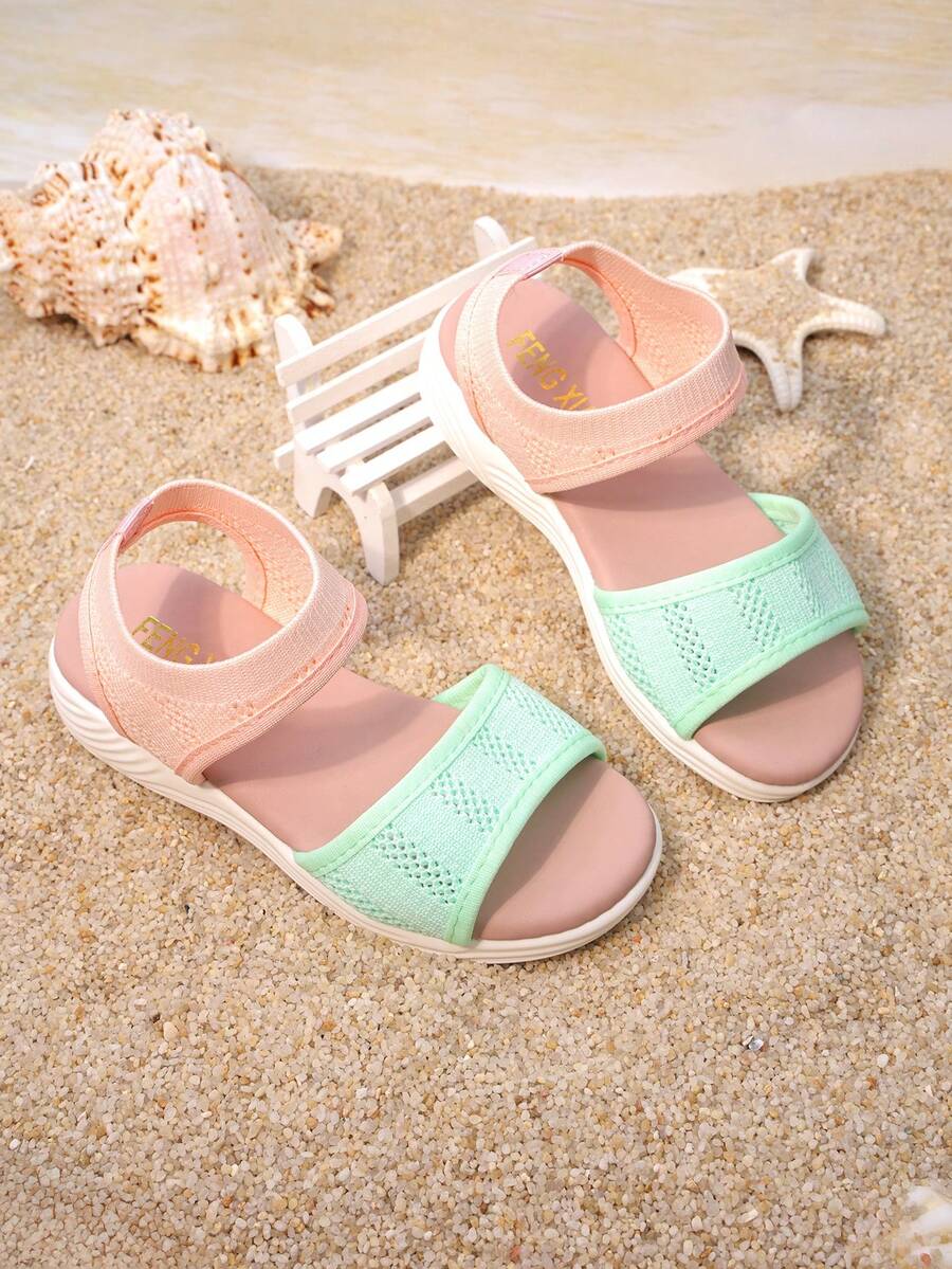Sandalias de verano casuales lindas y dulces para niños pequeños, de tela suave con patchwork de malla de punto hueco, punta cerrada, caña baja, correa trasera con cierre de gancho y bucle, suela gruesa tipo cuña - Rosa - Ver 1