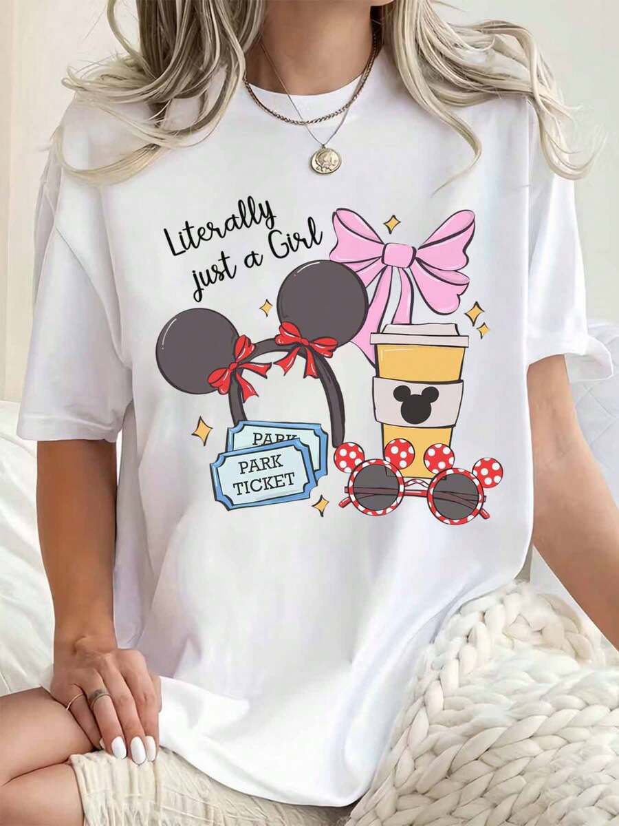 Camiseta de cuello redondo para mujer con estampado de orejas de Minnie Mouse, taza de café, boleto del parque, gafas de sol, lazo rosa y texto "Literally Just A Girl", diseño para salida al parque temático de Disney, ropa casual de verano 220g - Blanco - Ver 1