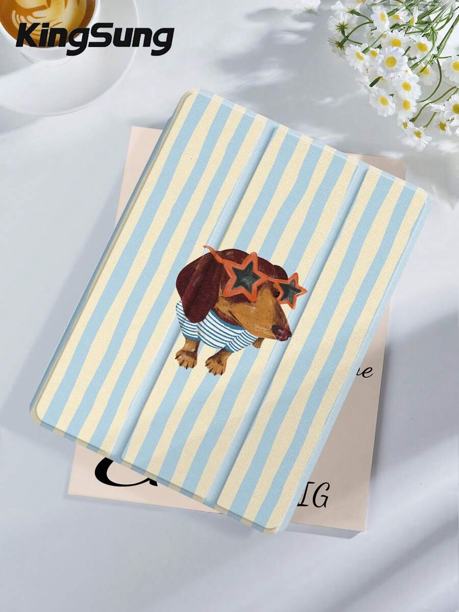 Kingsung Blau-Gelbe Streifen, Hundetablett Schutzhülle, kompatibel mit iPad Air 8(M4)2026(11-Zoll), Air 8(M4)2026(13-Zoll), 9.7/10.2/10.5/10.9/12.9/Pro 11, 10. Generation, kompatibel mit Samsung Galaxy Tab S6 Lite 10.4-Zoll, kompatibel mit Kindle Paperwhite 12. Generation 2024, Kindle (11. Generation) 2022 Version, weicher Sturzschutz, intelligenter Ständer/automatisches Aufwachen/Schlafen.
