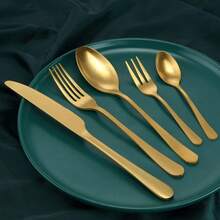 Serving Sets - Gold - View 2