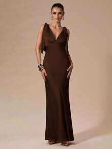 xheSHEIN  Vestido de unicolor minimalista y sexy de cuello en V profundo, espalda descubierta y lazo, color amarillo crema, adecuado para fiestas, cócteles, ocasiones formales, dama de honor, cumpleaños, Navidad, casual de negociosxhe - Café integral - Ver 1