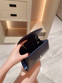 1件歐美時尚金屬裝飾迷你手拿包，高端亮面金屬條紋女款手提包，優雅奢華晚宴包，適合正式禮服，設計師PU皮革派對包/浪漫婚禮手拿包/舞會包/雞尾酒會包，適用於學校舞會，附金屬鏈條 - 藏蓝色 - 查看 6