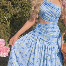 yonghongmaoyi1  MOD Vestido largo con lazo en el hombro asimétrico, color rojo, adecuado para vacaciones, uso casual, temporada de bodas, té y verano para mujeres - Azul - Ver 1