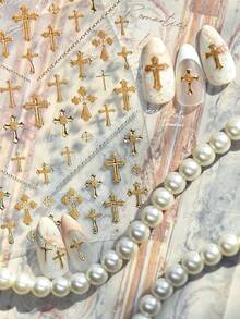 Adesivi per unghie 5D in rilievo lussuosi con croce e catena, glitter dorati, stile religioso, Dark Academia/Barocco vintage/Moda subculturale, decalcomanie autoadesive per unghie, arte di unghie fai-da-te per uso quotidiano, feste, salone di bellezza, 1 foglio - Dorato - Visualizzare 2