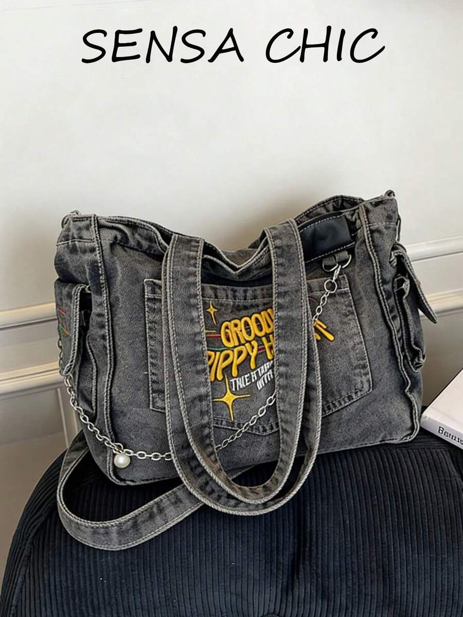 新款時尚經典百搭休閒字母圖案裝飾設計，刺繡工藝，大容量金屬鍊條裝飾單肩包，做舊水洗布料女款包，適合校園使用，可通勤、上學，大學必備托特包
