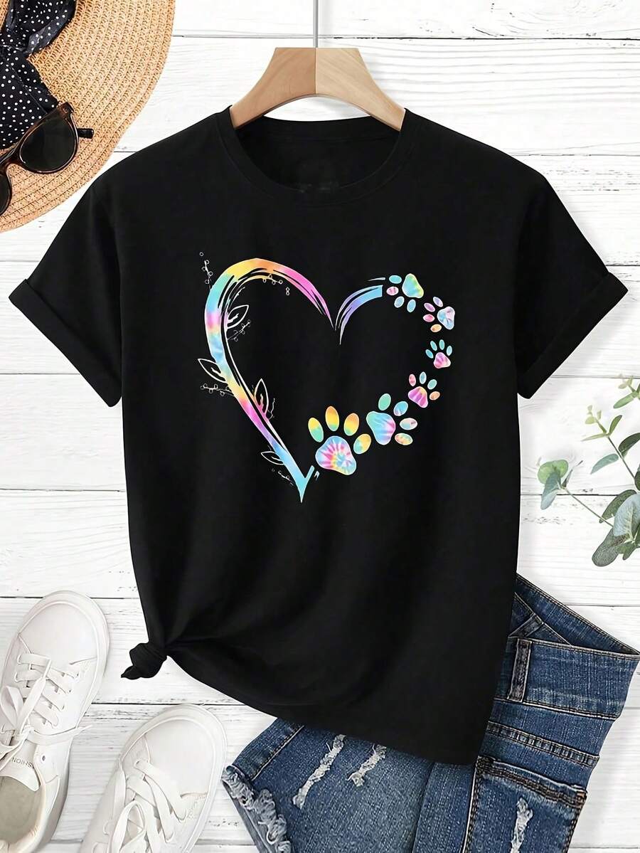Mjuk, andningsbar svart T-shirt för kvinnor med rund hals och grafiskt tryck av regnbågshjärta och husdjursfotavtryck, avslappnad vardagstopp, vår-sommar-höst säsong. - Svart - Visa 1