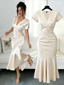 Vestido elegante y romántico de estilo francés ligero para uso diario, fiesta o citas, nuevo para primavera/verano, con decoración de perlas, dobladillo con volantes, diseño entallado de longitud media, cuello en V, unicolor, manga corta y plisado - Albaricoque - Ver 1