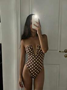 夏季女款棕色底黃色波點抹胸深V領連身泳衣，時尚優雅休閒，適合海灘度假派對 - 彩色 - 查看 1