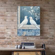 Enmarcado Impresión artística moderna en lienzo 2D/plano - Diseño de palomas en porcelana azul y blanca, decoración de pared enmarcada para el hogar, oficina, bar, cafetería, aula, dormitorio, regalo ideal para Pascua, Día de los Inocentes, Día de la Madre, graduación, uso interior/exterior, decoración de pared interior | Estilo Art Déco | Obra de arte detallada, decoración de pared - Enmarcado - Ver 5