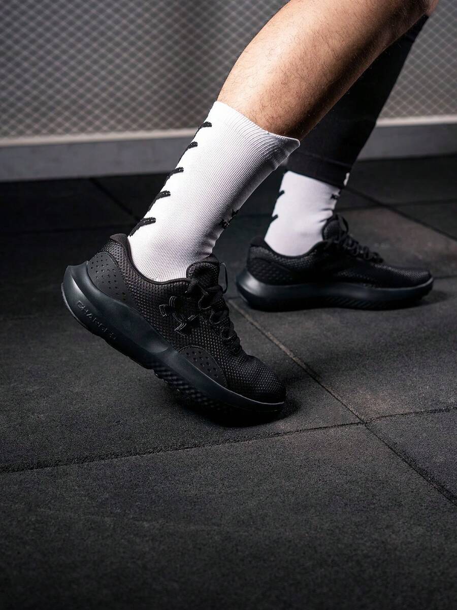 Under Armour Charged Surge 4跑步鞋緩震男鞋日常戶外公路跑鞋3027000-002 - 黑色 - 查看 1