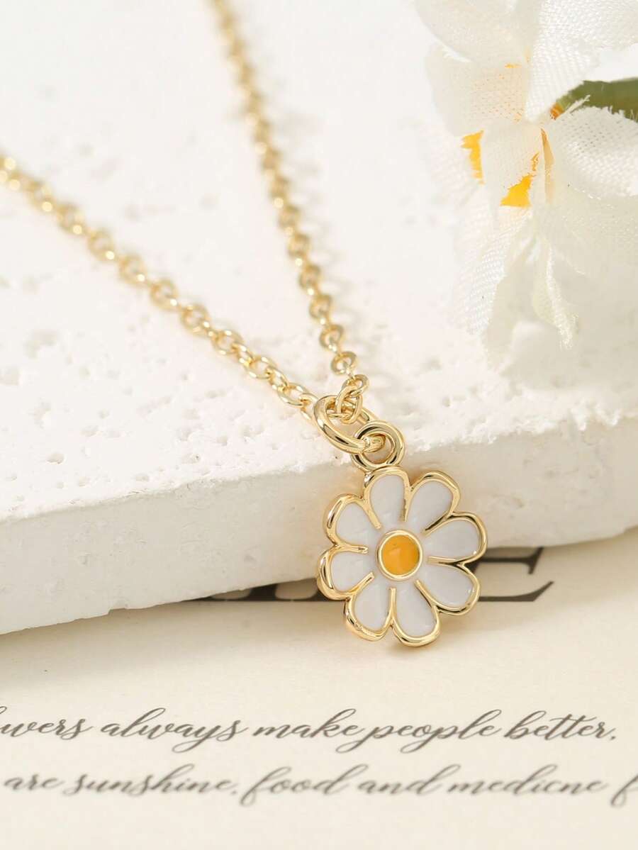 1pc Enamel Daisy Flower Pendant Necklace, Gold/Silver Plated Alloy Chain Necklace For Women, Casual Daily Wear Jewelry