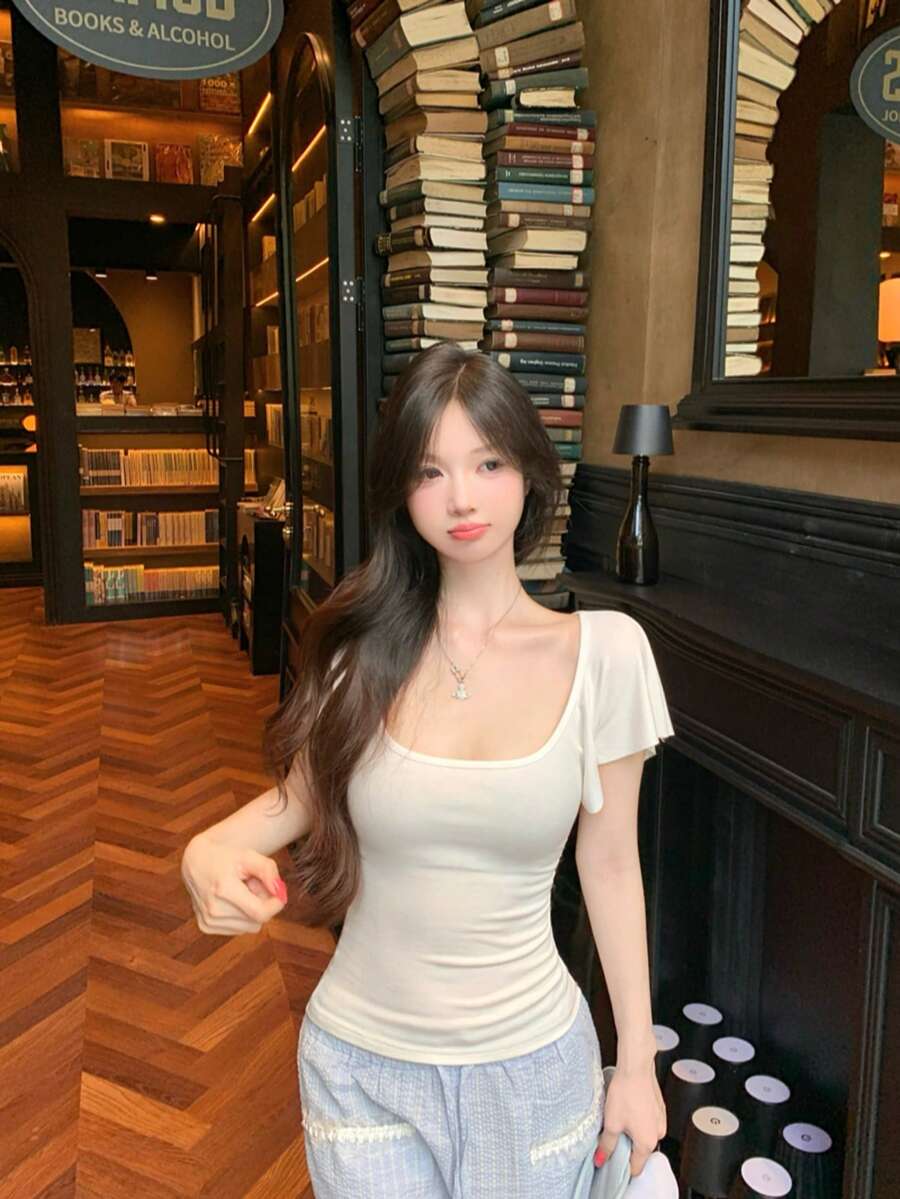 女款春夏新款針織時尚白色修身圓領T恤,荷葉邊袖設計,休閒百搭,適合日常穿著 - 白色 - 查看 1