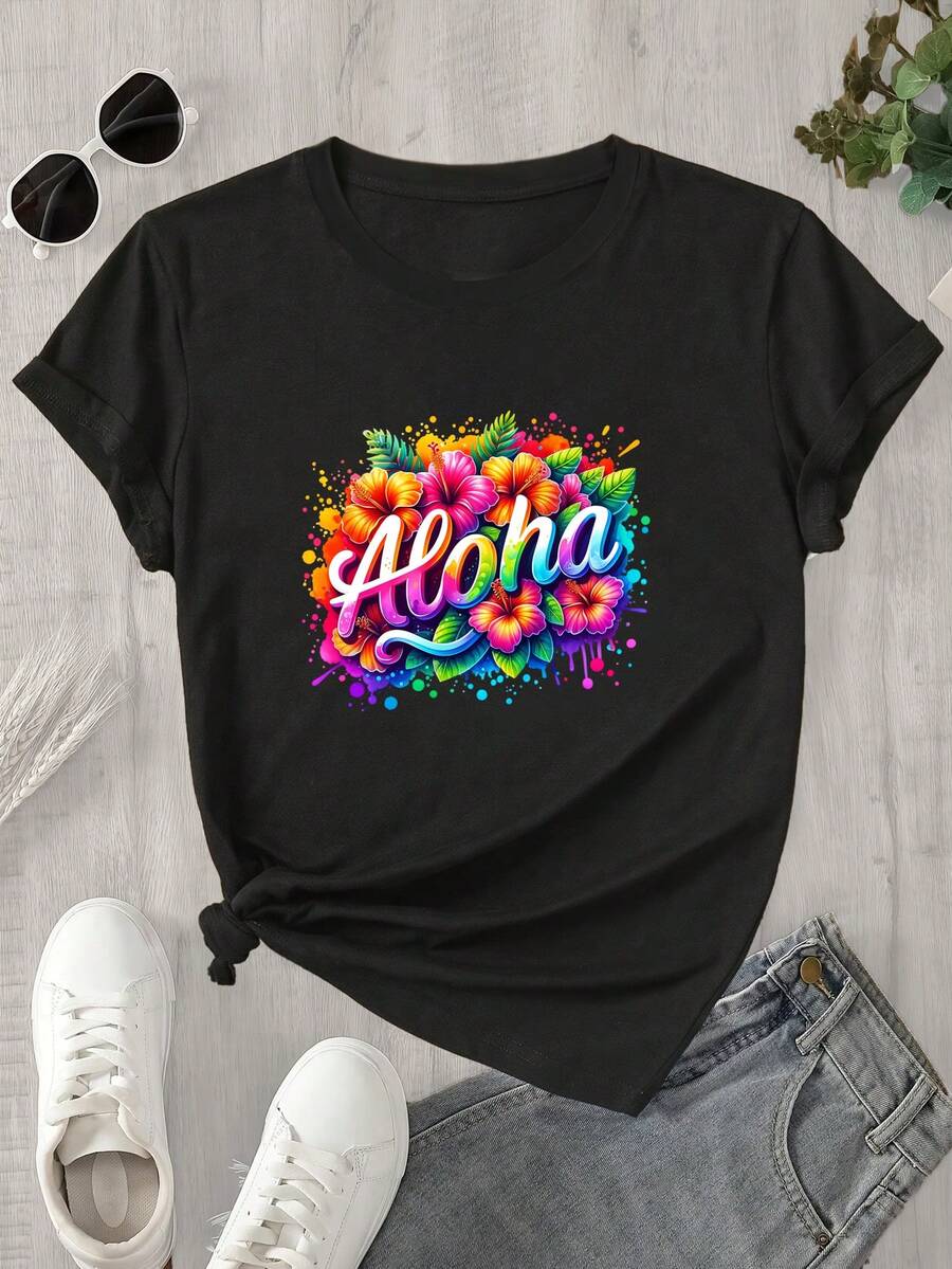 Esta blusa de manga corta y cuello redondo para mujer presenta un estampado de flores y hojas tropicales, ideal para todas las estaciones. - Negro - Ver 1