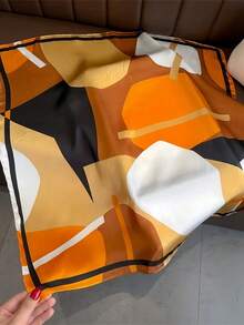 1 pieza Pañuelo de satén con estampado geométrico naranja & negro de 65*65cm, pañuelo cuadrado de seda sintética fina, pañuelo/chal/pañuelo de cintura multiusos, versátil para todas las estaciones, uso diario/fiesta/viaje - Naranja - Ver 2