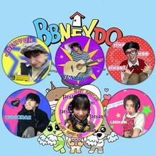 K-Pop Y2K 風格徽章，58mm 亮面成員胸針套組，適合粉絲與禮物 - 多色 - 查看 1
