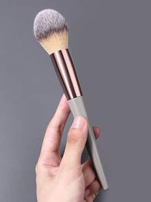 1pc Multifunctional Large Blush Brush,Grey Handle With Rose Gold Ferrule, Tri-Color Gradient Hair,Blush,Bronzer&Highlighter - Light Grey - View 7
