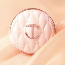 Charlotte Tilbury Pillow Talk 美肌氣墊粉底液 #2N 亮白色 12g/0.42 Oz | 靈感來自好萊塢粉色燈光迷人光澤的 Pillow Talk 濾鏡效果 | 絲滑柔順、健康光澤 + 平滑第二層肌膚妝感 | 長效持妝 | 防移染配方 | 易疊加 + 易暈染，可打造可疊加、均勻的中度遮瑕 - 2N - 12g - 查看 9