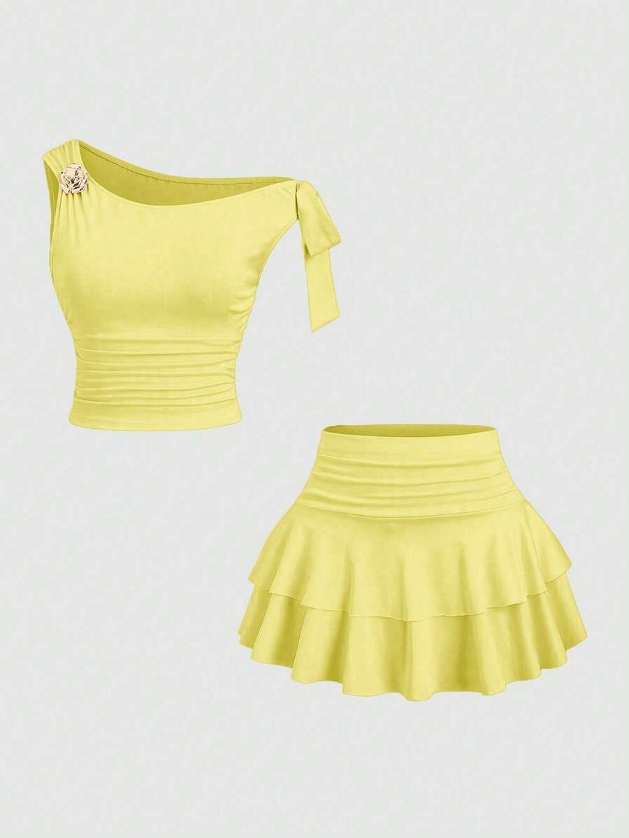 Conjunto de top de tirantes y minifalda plisada y con capas con decoración de flores metálicas para mujer, para el verano - Amarillo - Ver 1