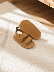 1 Pair Boys & Girls Double Hook & Loop Suede Non-Slip Soft Sole Flat Casual Sandals Suitable For Summer Beach - Khaki - View 4