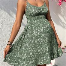 Vestido corto casual de embarazo con tirantes finos y estampado de flores esparcido por todo el tejido - Verde - Ver 4