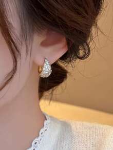 1 Pair Exquisite Vintage Design Unique Style Copper Alloy Inlaid Artificial Zirconia Elegant Elegant Light Luxury Suitable For Daily Casual Gatherings Dates Women Hoop Earrings - Yellow Gold - View 4